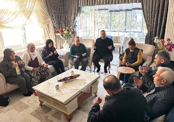 AK Parti Toroslar Heyetinden Çukurova Mahallesi’ne Taziye Ziyareti