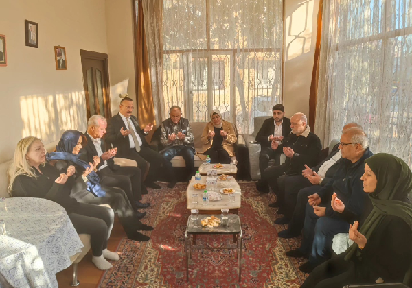 BAŞKAN FERDİ ÇOKKESER’DEN ABALI AİLESİNE TAZİYE ZİYARETİ