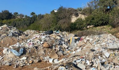 Eski Mezitli mahallesi’nde çevre kirliliği tepki çekiyor