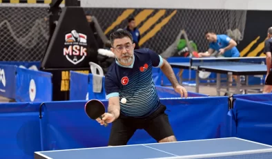 88 yaşındaki sporcu damga vurdu: Mersin’de Veteran masa tenisi turnuvası nefes kesti