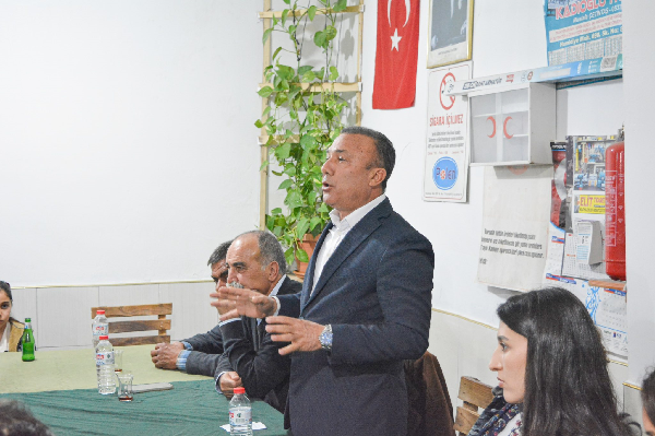 CHP’li Saydam Köprübaşı’nda Kollarını Sıvadı: “Üreticinin Derdi Bizim Derdimiz!”