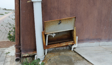 Mersin’de Sardalya Parkı’na saldırı: Kamu malı büyük zarar gördü