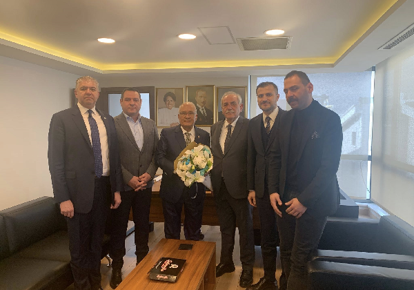 İYİ PARTİ’DE YEREL YÖNETİMLER BURHANETTİN KOCAMAZ’A EMANET: “HİZMET BAYRAĞINI DEVRALDIK”