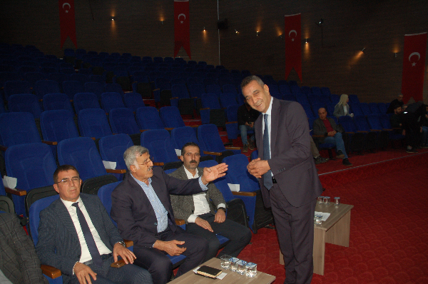 Toroslar Belediye Meclisi Şubat Ayı Oturumu Gerçekleşti: AK Partili Celal Ata Toplantıya Katıldı