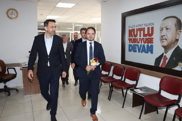 MERSİN’DE RAMAZAN MESAİSİ: BAŞKAN ADEM ALDEMİR SAHAYI ISITIYOR!