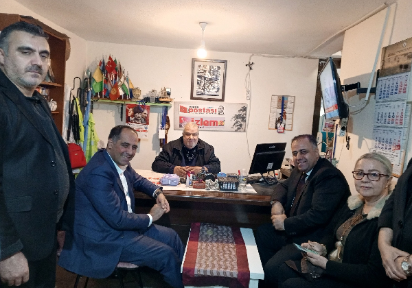 AK PARTİ HEYETİNDEN ÖZYAR MERSİN POSTASI’NA ÇIKARMA: “MERSİN İÇİN GECE GÜNDÜZ SAHADAYIZ”