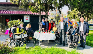 ÖZDENİZ’DEN ENGELLİLER DERNEĞİ’NE ANLAMLI ZİYARET “YAŞAMI KOLAYLAŞTIRMAK TERCİH DEĞİL, ZORUNLULUKTUR”