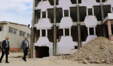 Tarsus’ta Atatürk Anadolu Lisesi Yenileniyor