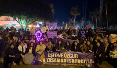 Mersin’de Feminist Gece Yürüyüşü: “Kadınız, İsyandayız, Gece de Bizim!”