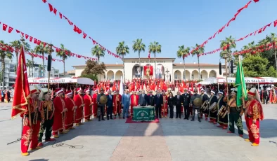 Mersin’de 103 yıllık gurur! Sokaklar coşkuyla doldu