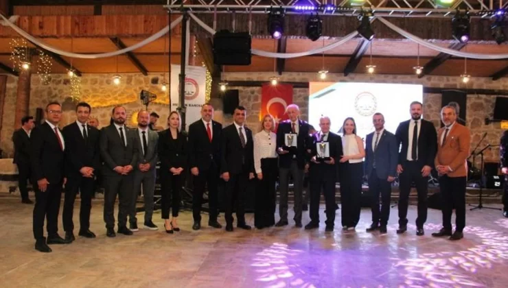 Mersin’de adalet nöbetine yarım asırlık vefa: Savunmanın ustalarına alkış