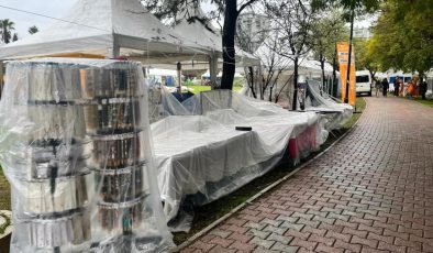 Portakal Çiçeği Karnavalı’na yağmur engeli