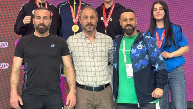 Mersin’in altın yumrukları! Kübra ve Busenur zirveyi bırakmadı