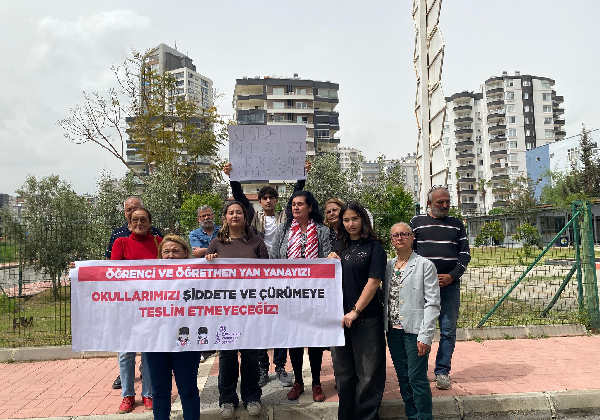 mersin cumhuriyet kadınları başkanı lerzan Özgenç basın açıklaması