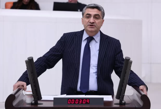 Türkiye bu iki dosyayı konuşuyor: Ekmen’den dikkat çeken çağrı