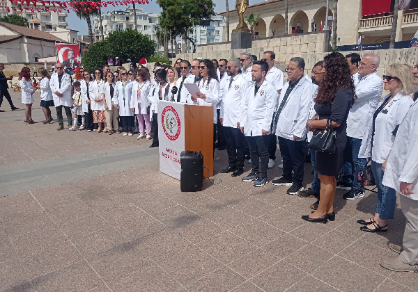 14 mayıs eczacılar günü için ecz oda başkanı aliye akgül basınaçıklaması yaptı
