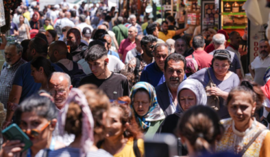 Mersin çarşılarında bayram hareketliliği var, alım gücü yok