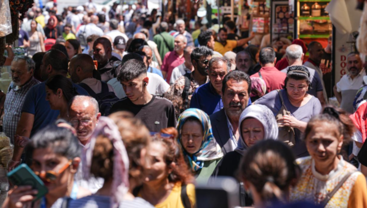 Mersin çarşılarında bayram hareketliliği var, alım gücü yok