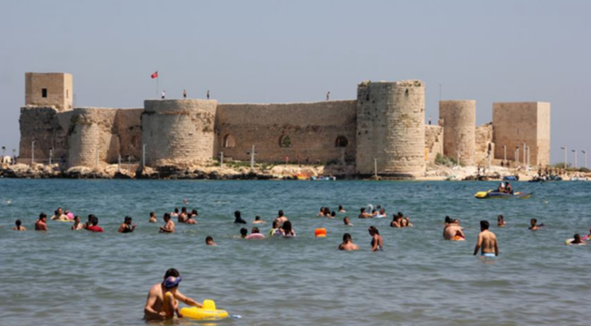 Mersin’de bayram hareketliliği yerini sessizliğe bıraktı