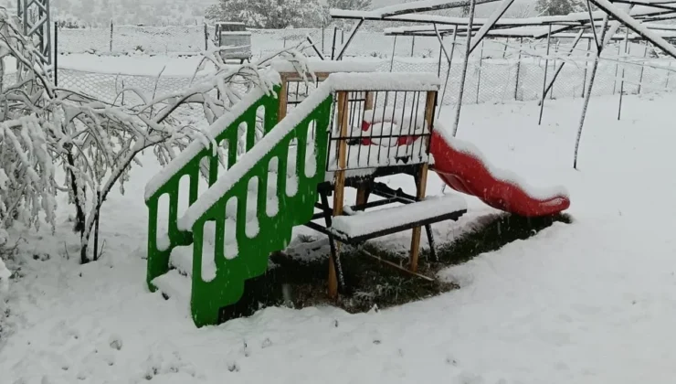 Mersin’de mayısta kar yağışı etkili oldu, yaylalar beyaza büründü