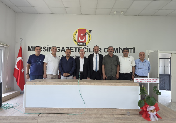 ALİ TAŞDİREK MERSİN GAZETECİLER CEMİYETİNDE DÜZENLENEN BASINAÇIKLAMASINA KATILIM SAĞLADI;