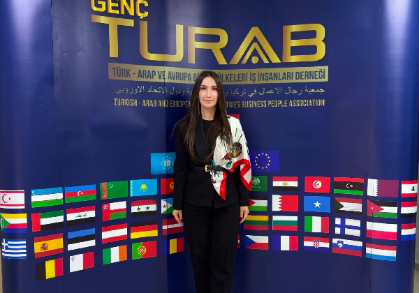 GENÇ TURAB’I ULUSLARARASI VİZYONLA BULUŞTURAN KURUCU BAŞKAN MERVE TEPRETMEZ GÖREVİNDEN AYRILDI