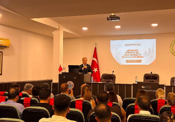 AKADEMİSİAD, GELECEĞİN İŞ DÜNYASINA YÖN VERECEK KONFERANS SERİSİNİN İLK PROGRAMINI GERÇEKLEŞTİRDİ