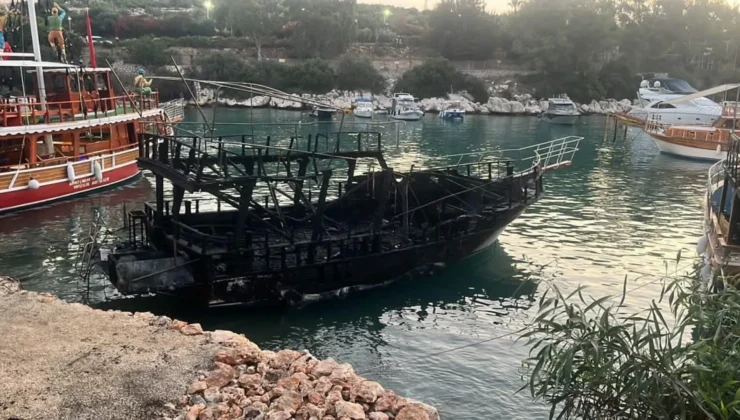 Bir teknede başladı, 6 tekneyi yuttu! Silifke’de büyük yangın