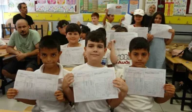 Mersin’de 349 bin öğrenci karne heyecanı yaşadı