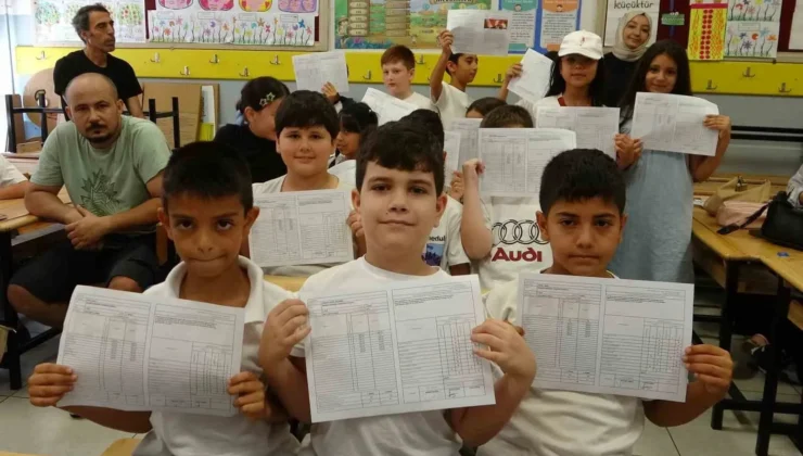 Mersin’de 349 bin öğrenci karne heyecanı yaşadı
