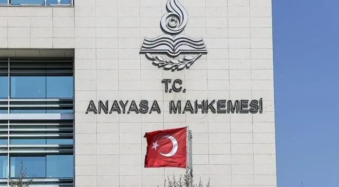 Anayasa Mahkemesi’nden tarihi karar! Süresiz nafaka düzenlemesi iptal edildi