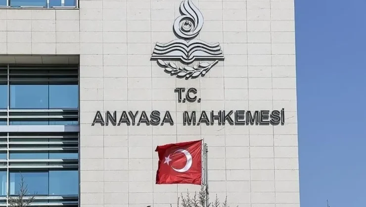 Anayasa Mahkemesi’nden tarihi karar! Süresiz nafaka düzenlemesi iptal edildi