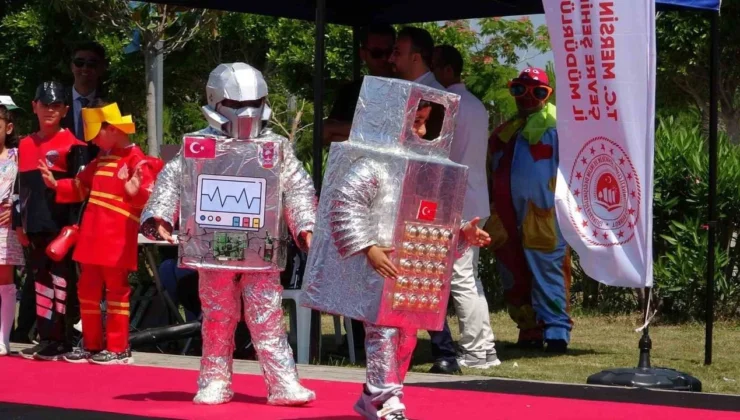 Mersin’de atıklar tasarıma dönüştü, çocuklar podyuma çıktı
