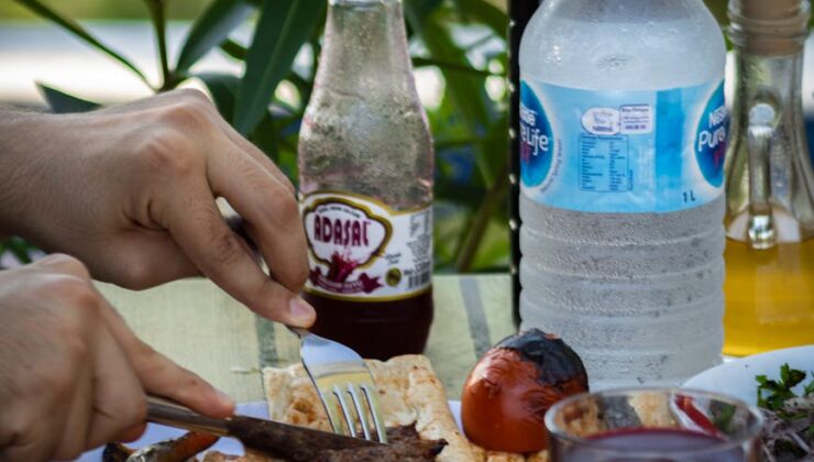 Mersin’de gıda skandalı durdurulamıyor