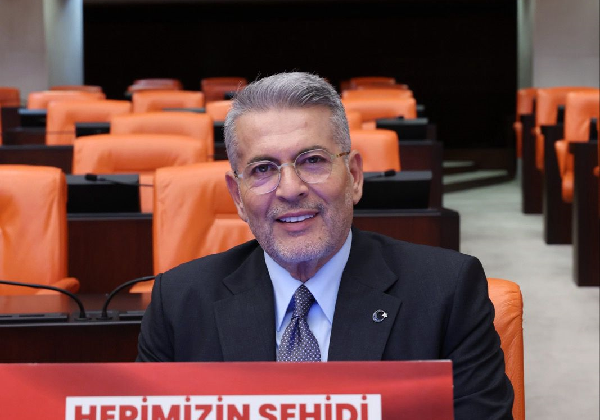 MHP’Lİ UYSAL’DAN TEPKİ: FIRAT YILMAZ ÇAKIROĞLU’NUN ADININ KALDIRILMASINI ŞİDDETLE KINIYORUM