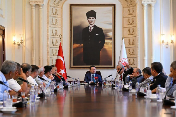 Erdemli İçin Ankara’da Güçlü Temas: Muhtarlar ve Milletvekili Çakır’dan Bakan Gürlek’e Ziyaret