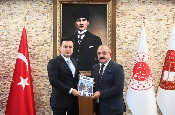 ASKON Mersin’den Başsavcı Yasin Emre’ye Ziyaret: “Mersin’in Kalkınması İçin Güç Birliği”